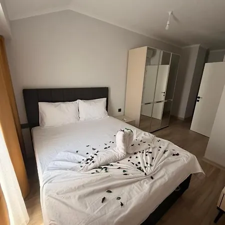 Okurcalar 126 M Havuzlu Iki Yatak Odali Appartement
