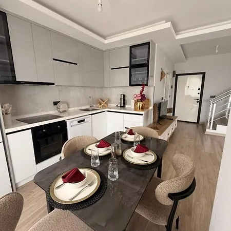 Okurcalar 126 M Havuzlu Iki Yatak Odali Appartement